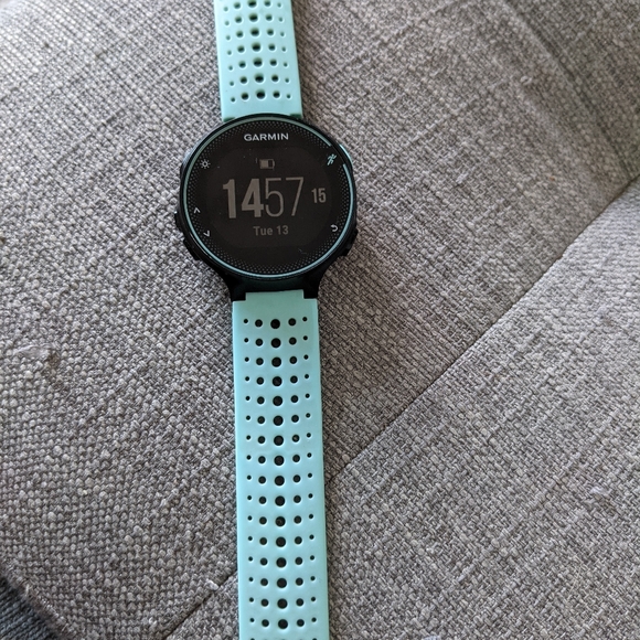 Garmin 235 - Picture 2 of 3